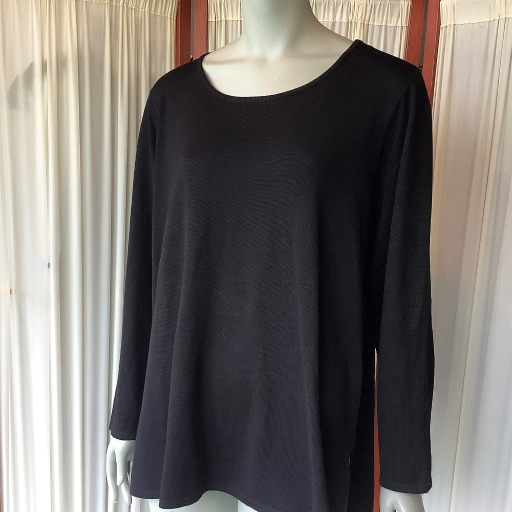 Tahari Womans Black Knit Top Pullover Long Sleeve Side Slits Hi-Low Size 2X